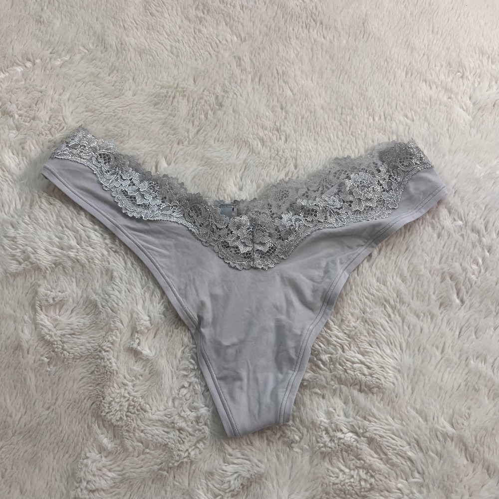 SKIMS Women Light Grey Lace Trim Thong Metallic Floral Low Rise TH-THG-10332W M